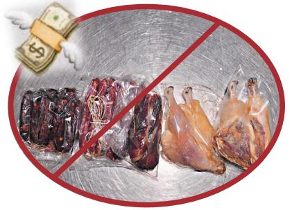 港籍旅客攜臘腸及鴨肉入台，遭罰20萬元台幣。