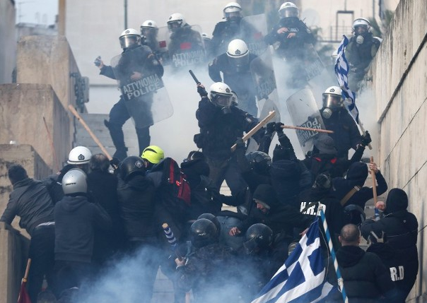 希臘10萬人示威 反對馬其頓改國名
