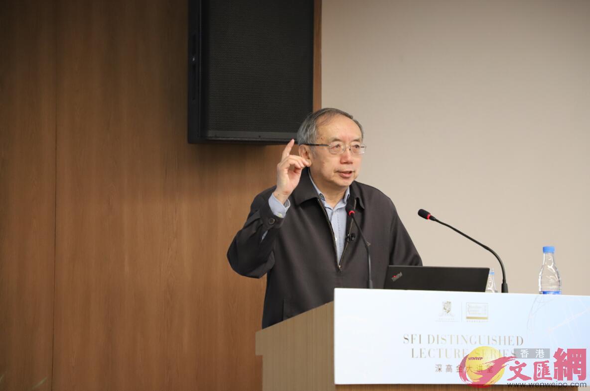 王小魯表示A推進改革A中國仍有巨大增長潛力C記者毛麗娟攝