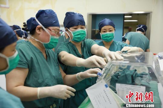 中國首個移植子宮內孕育寶寶在西安出生C西京醫院 供圖