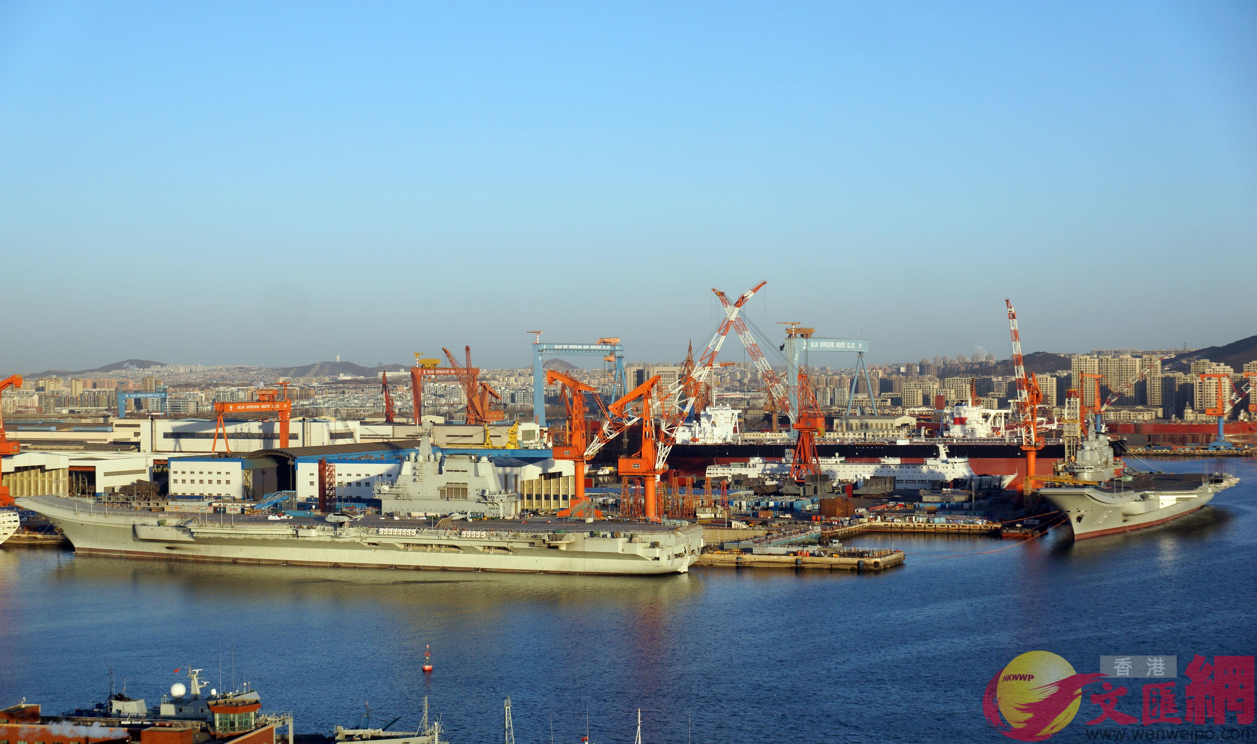 外界預測A遼寧艦和國產航母可能會參加4月23日海軍節的國際閱艦式C