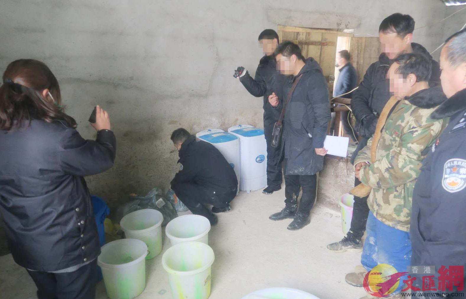 陝西警方在製毒窩點清點毒品。（圖源：掌上漢中）