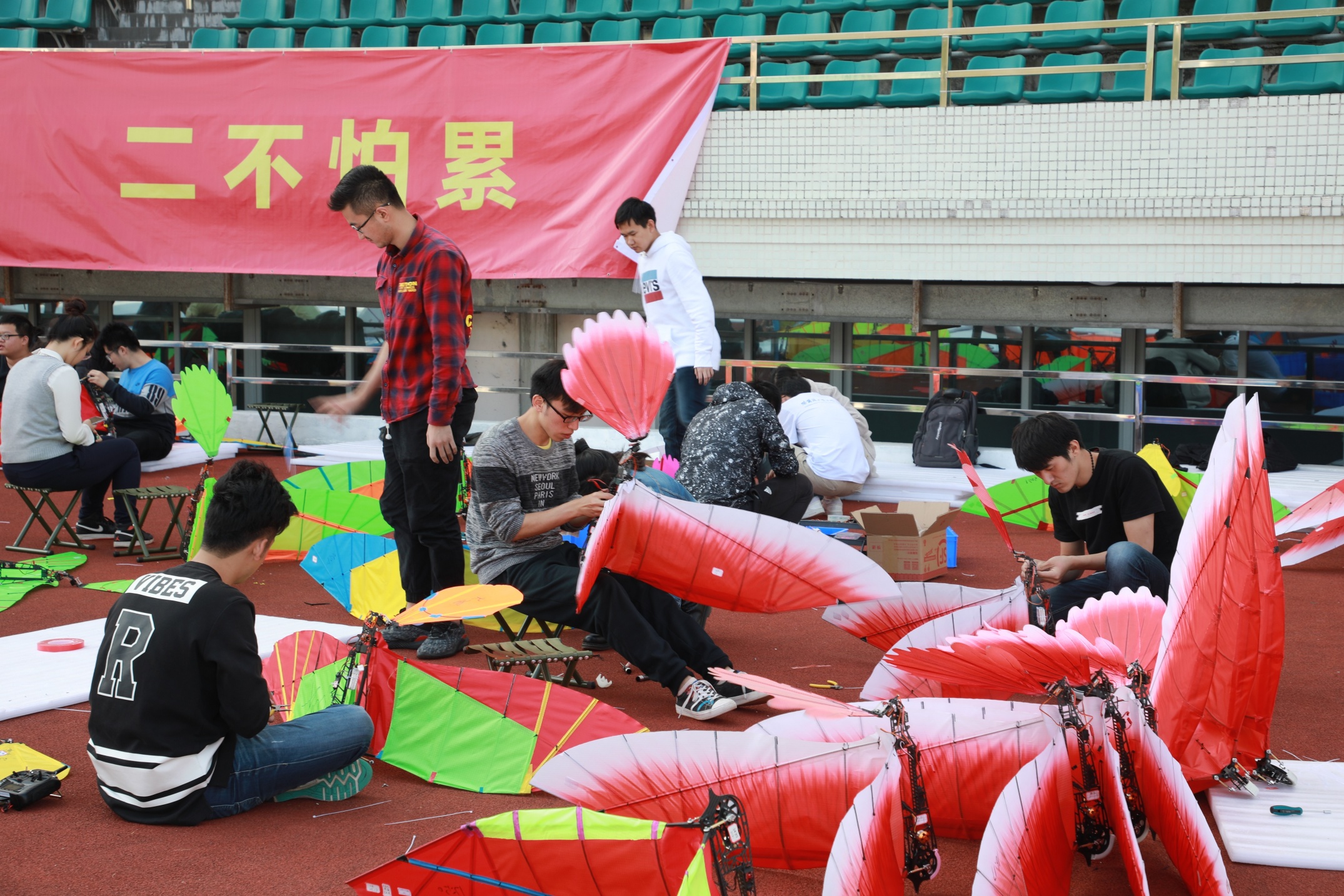 深圳大學城體育場試飛 哈工大]深圳^供圖