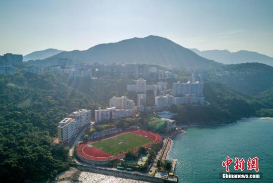 香港科技大學為坐落於香港清水灣半島的公立研究型大學A風景秀麗C