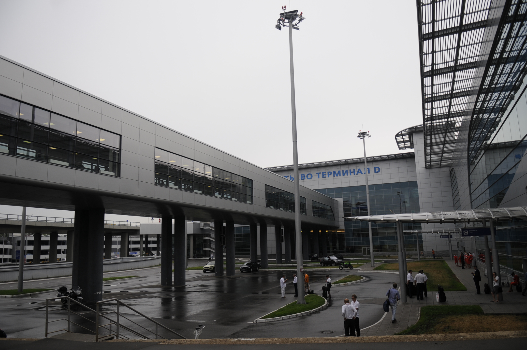 俄外交部9日稱A美使館人員試圖帶炸彈進入機場C圖為莫斯科謝列梅捷沃機場]資料圖片^