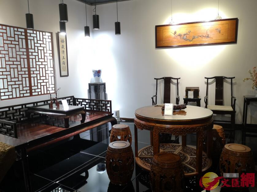 藏樂閣博物館中的宮廷紅木傢俱C實習記者胡永愛 攝