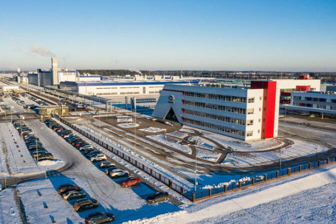 這是在白俄羅斯首都明斯克東北方向50公里處拍攝的白俄羅斯吉利全散件汽車製造廠(2018年11月30日攝)C新華社記者 張若玄 攝