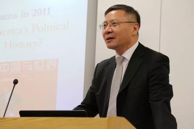 2016年A張維為在牛津大學舉行講座(圖自復旦大學中國研究院)