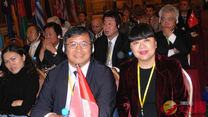 2008年A全聯旅遊業商會王平會長與王敏剛執行會長受邀在哈薩克斯坦阿拉木圖市出席第三屆絲綢之路市長論壇C
