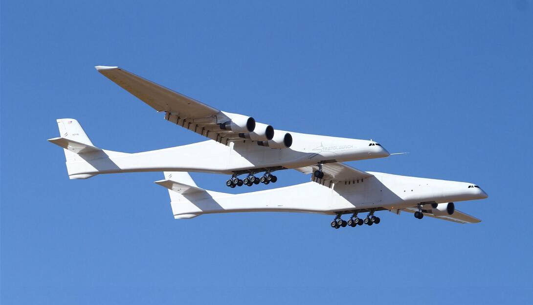 世界最大雙體機試飛成功A最快2020年載人造衛星升空]D.Stamos/Helodriver FB圖片^