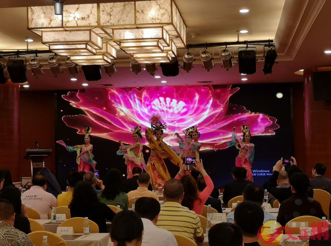 西安主題推介會現場上演頗具唐韻的舞蹈C胡永愛攝