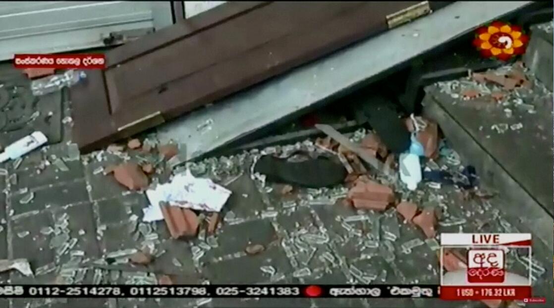 斯里蘭卡首都科倫坡21日發生多起爆炸A圖為當地電視畫面 (路透社) 