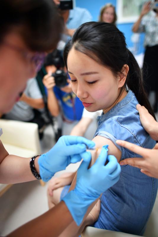 不少內地女性相信香港醫療服務可靠專業A選擇到香港接種HPV疫苗
