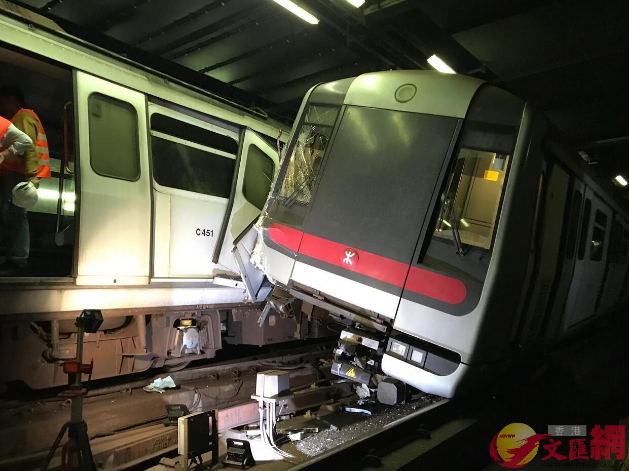 今年3月18日，港鐵兩列車相撞，導致港鐵服務受阻。(文匯報資料圖片)