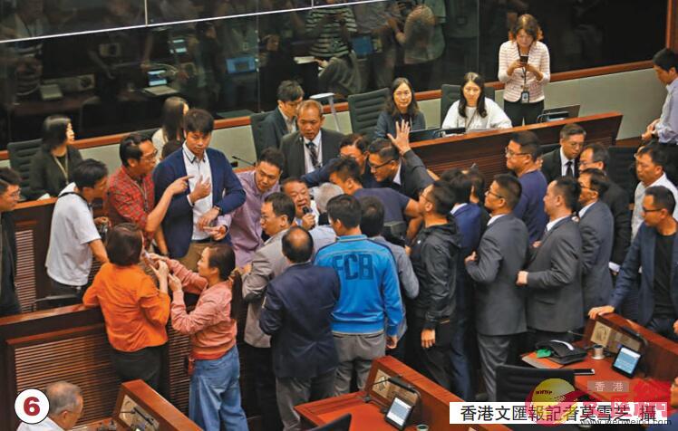 ​反對派暴力襲議會 三建制議員受傷