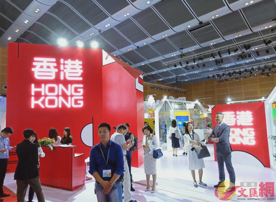 香港館開幕A帶來十類展品涵蓋人生不同階段所需(記者 毛麗娟 攝)