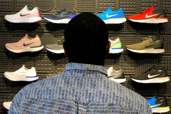 Nike等鞋類生產商指A加徵關稅對消費者B企業及整個美國經濟都是災難性的]法新社^