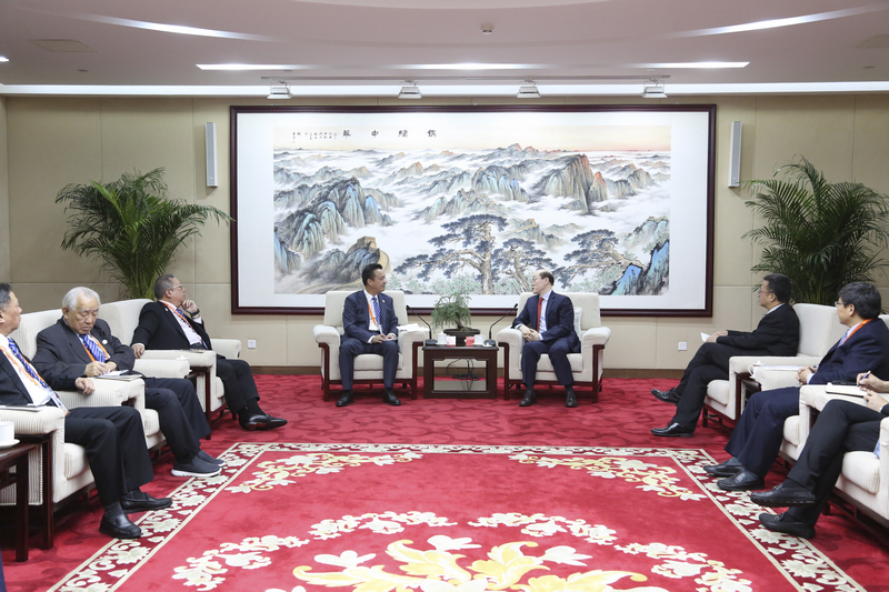 5月30日A劉結一主任會見了由姚志勝會長率領的中國和平統一促進會香港總會參訪團一行C