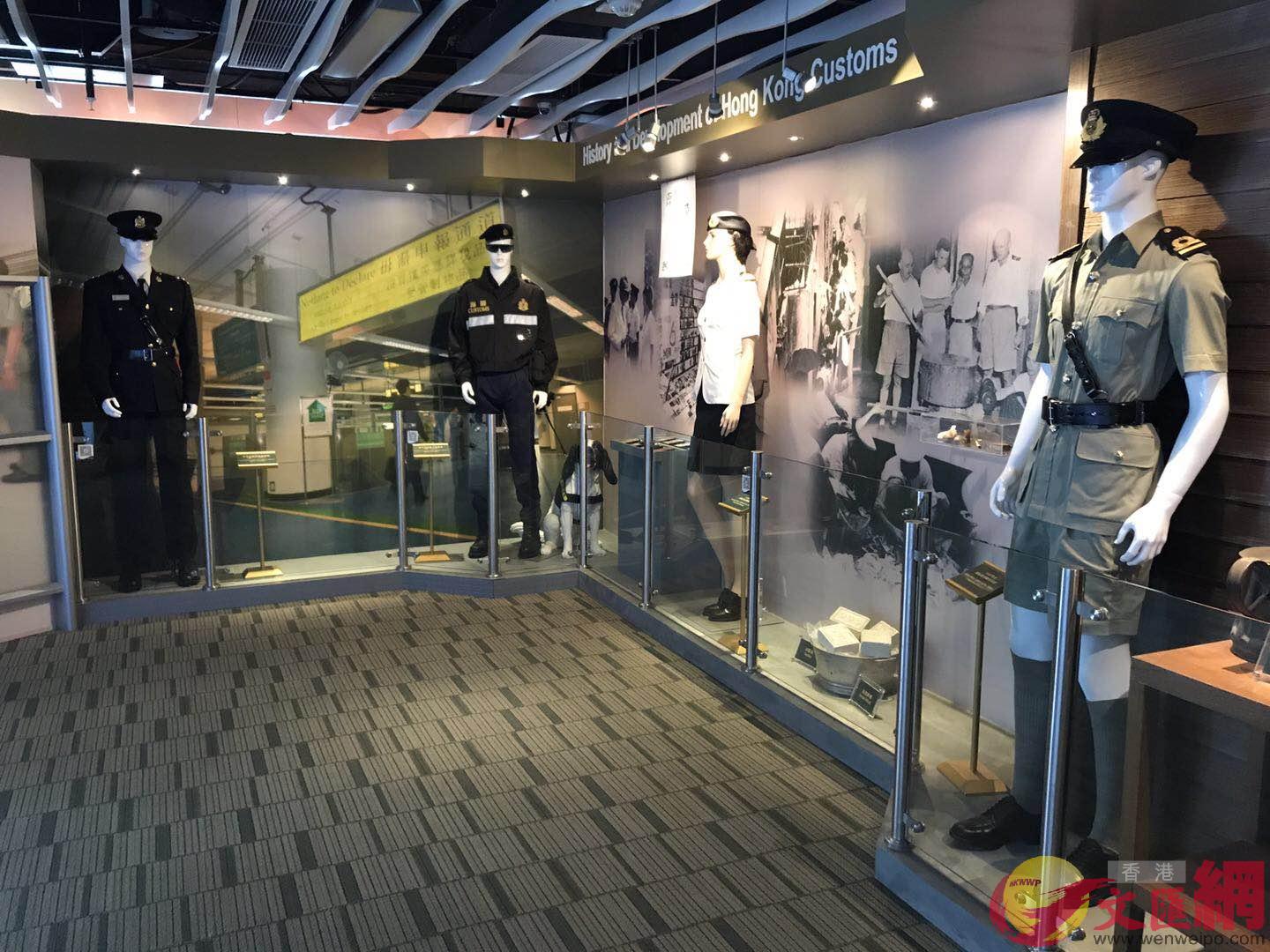 海關展覽廳介紹海關110年歷史和不同年代的制服C全媒體記者陳卓康 攝