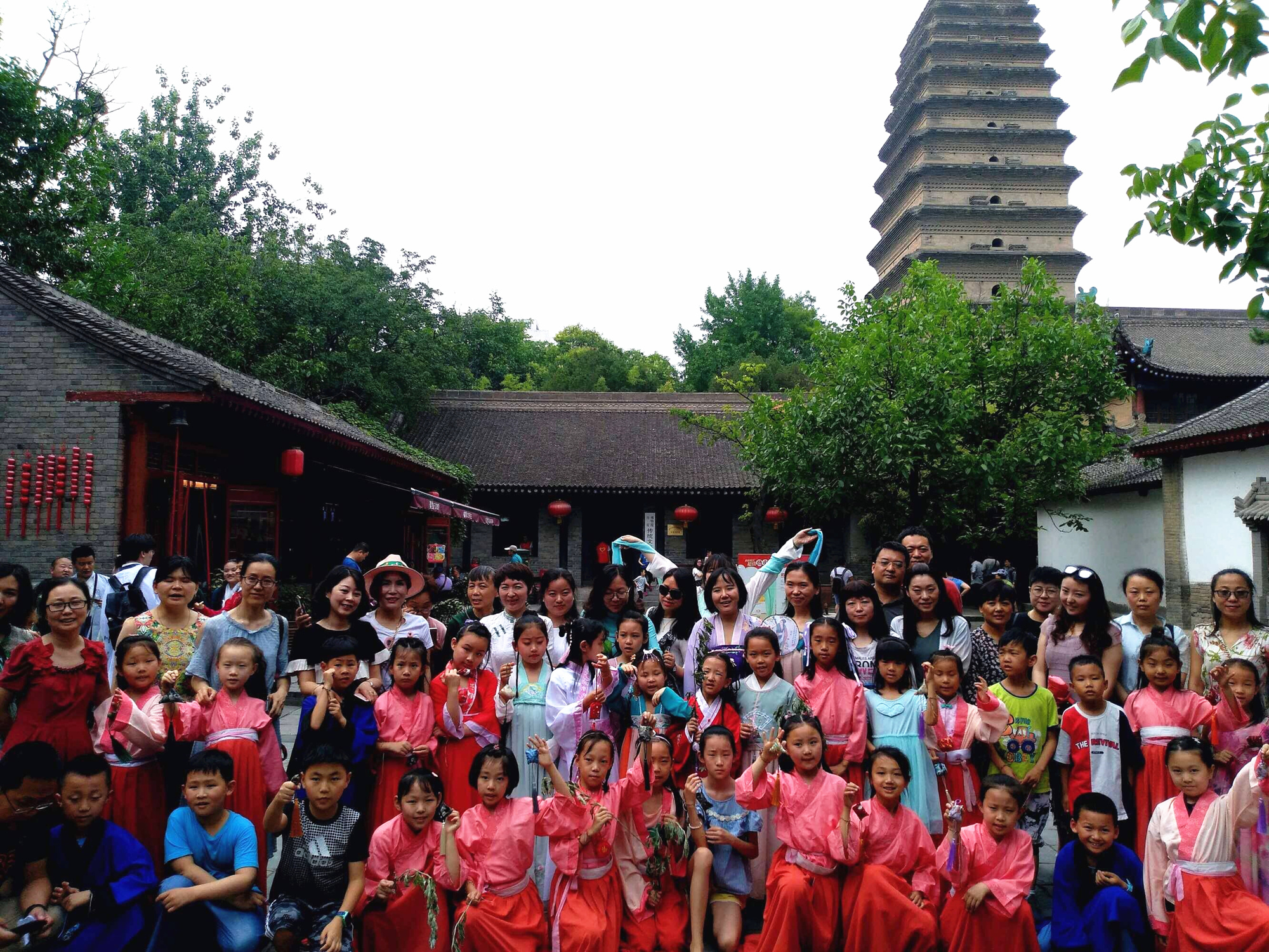 西安博物院端午節活動吸引了眾多中小學生參加。(陝西省文物局供圖)