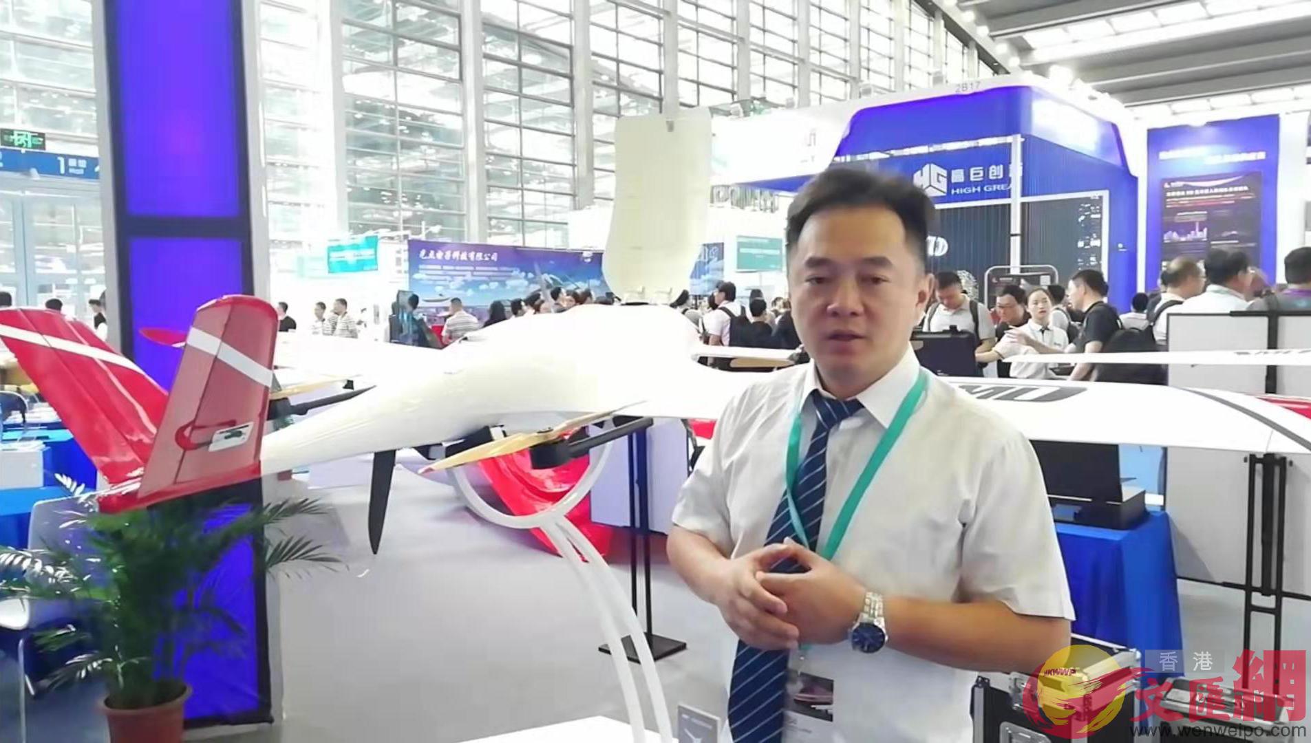 金良表示A隨着電商深入發展A無人機物流運輸將迎來良好發展機遇C記者 李昌鴻 攝