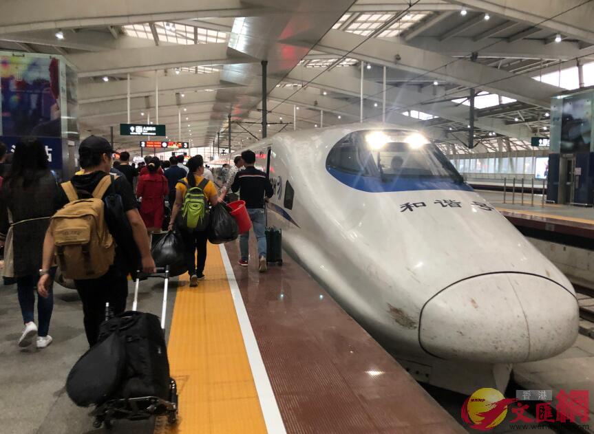 東莞濱海灣站建成後，乘坐軌道6分鐘到達深圳、40分鐘到達香港。（記者方俊明攝）
