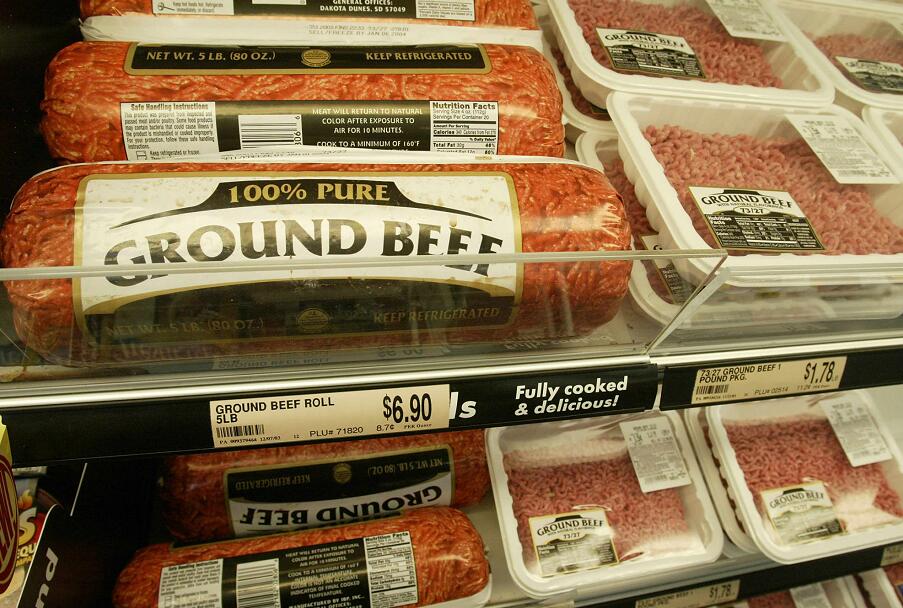 加拿大貿易部長卡爾表示A有人想利用加拿大品牌名義將豬肉運往中國C圖為加拿大產肉類]法新社資料圖片^