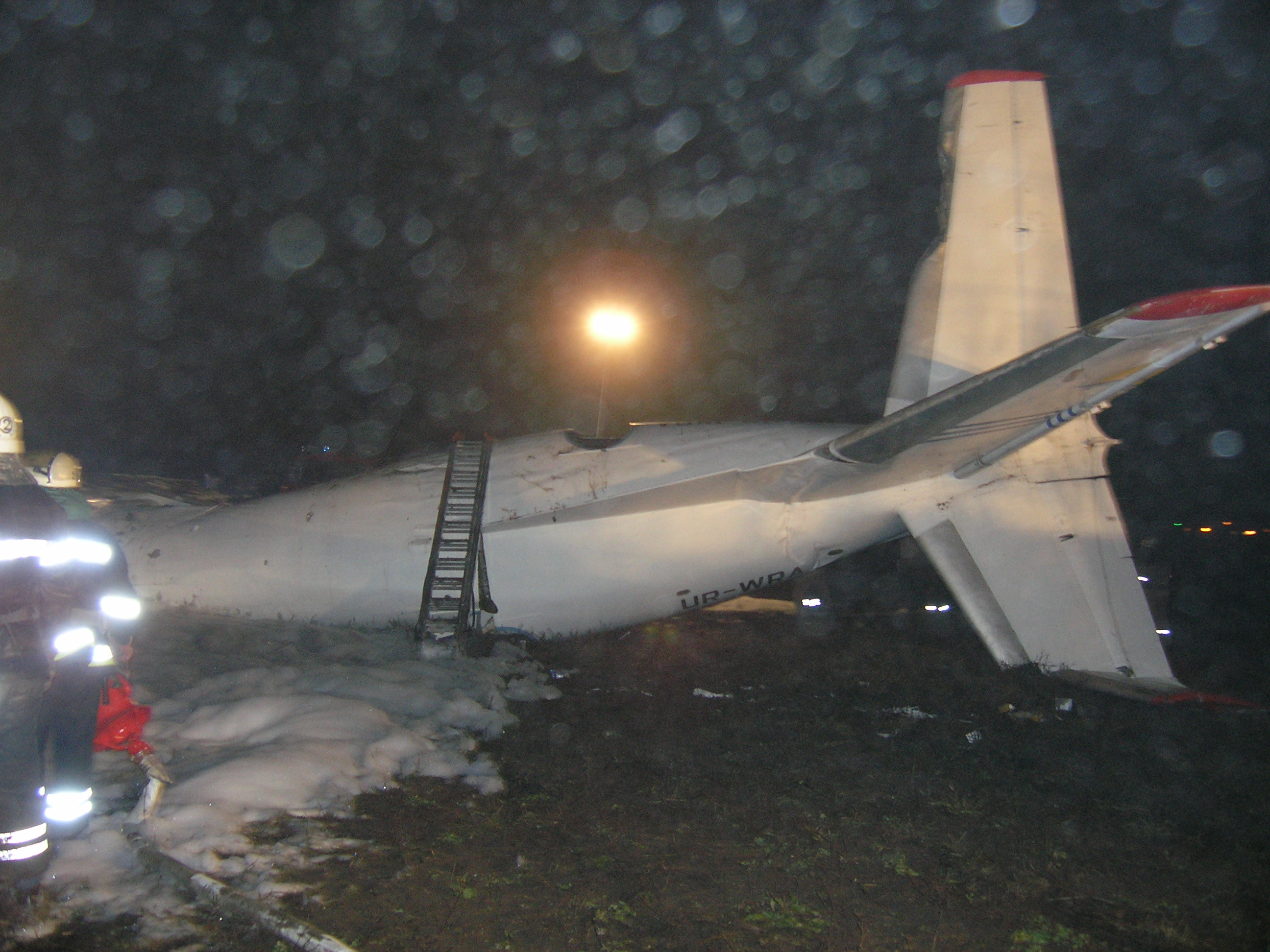 新華社資料圖G2013年2月14日A烏克蘭一架安-24客機緊急迫降致4人死亡 