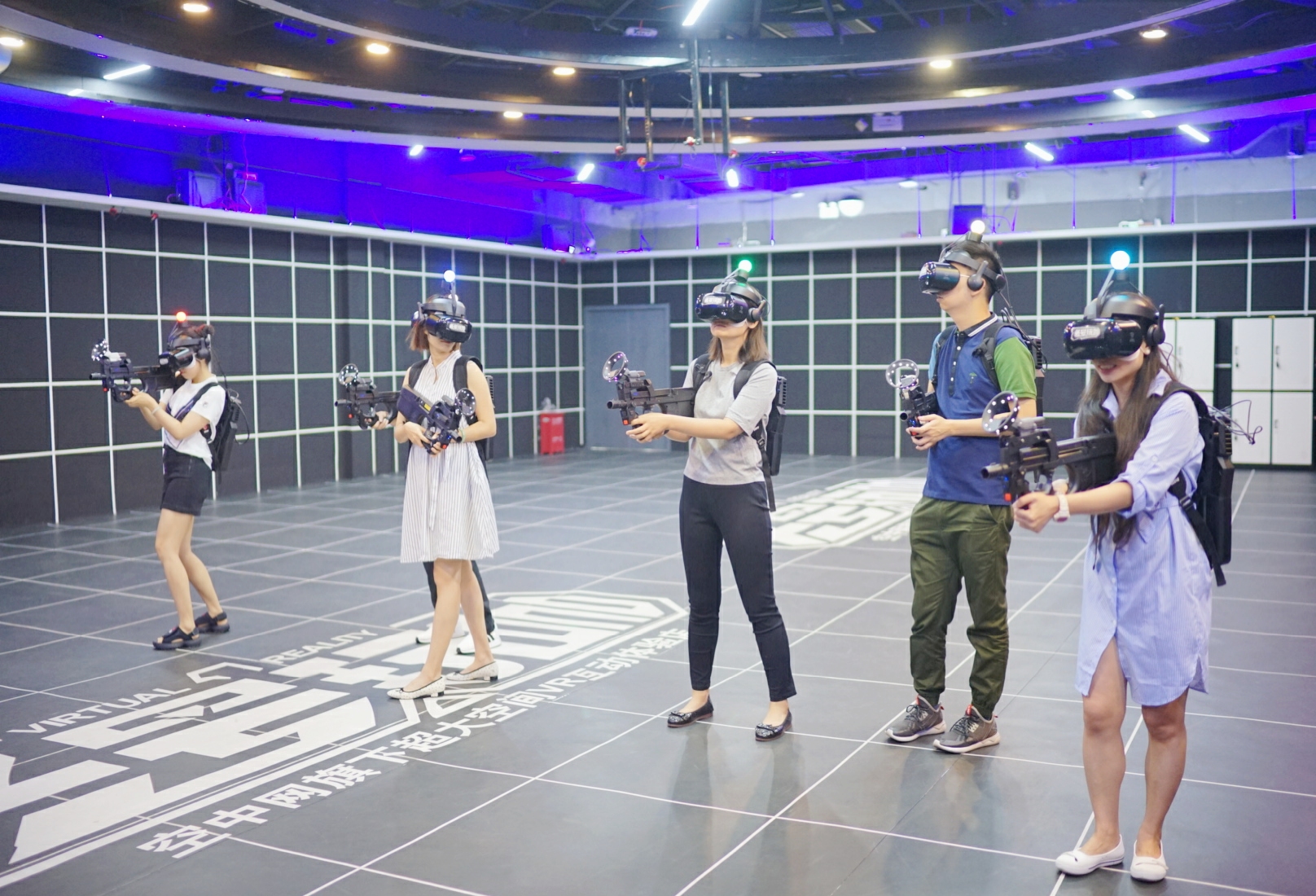 頭號玩咖工體店的200平米大空間VR對戰 北京傳真