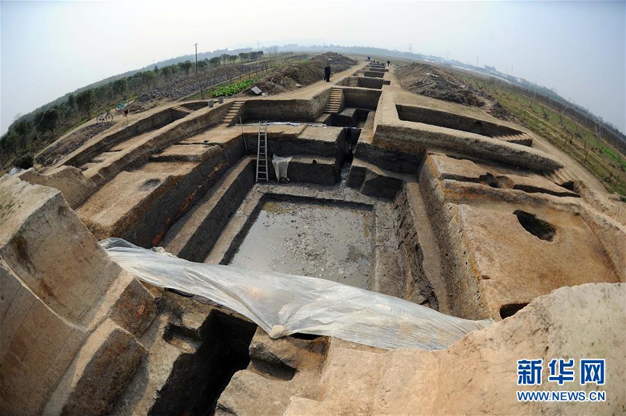 這是在發掘中的良渚古城遺址C新華社
