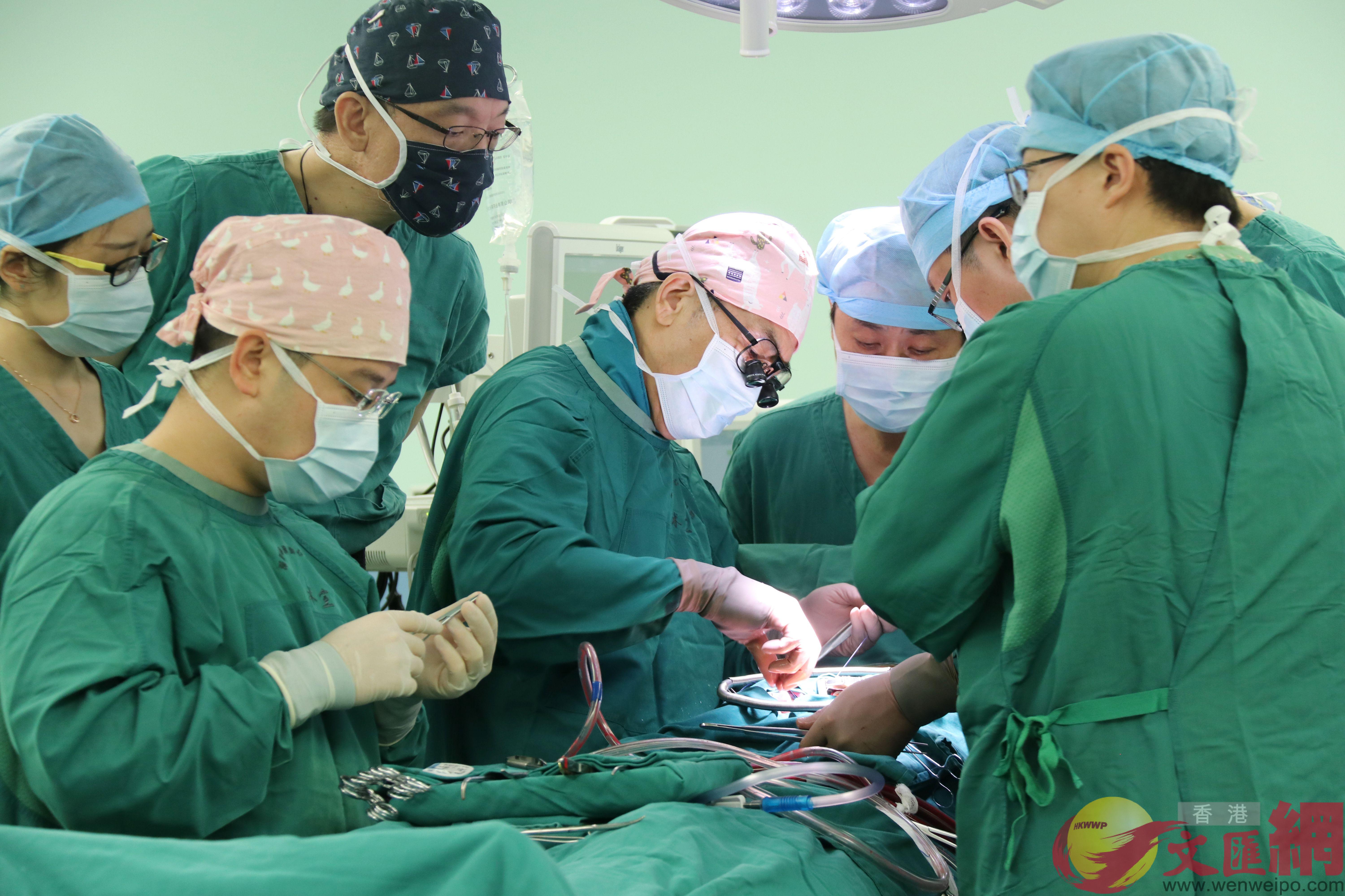 广东省首例人工心脏移植手术在深成功实施