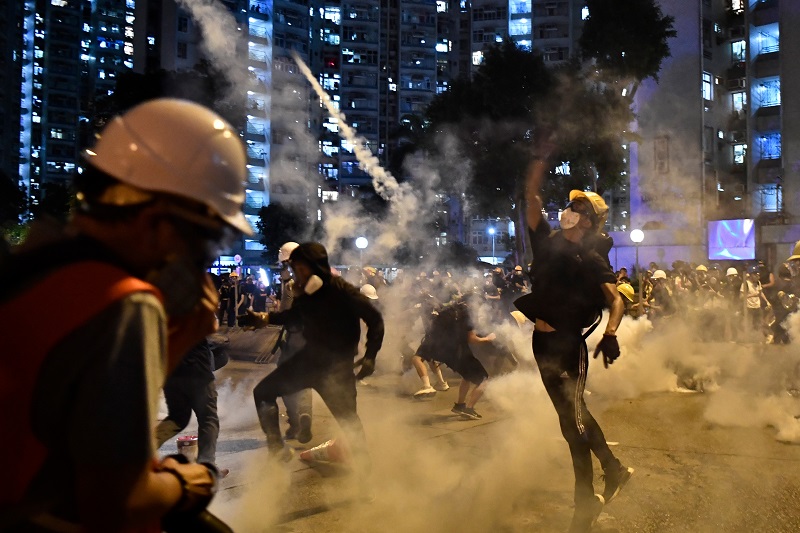 香港激進暴亂分子走上街頭鬧事]資料圖^