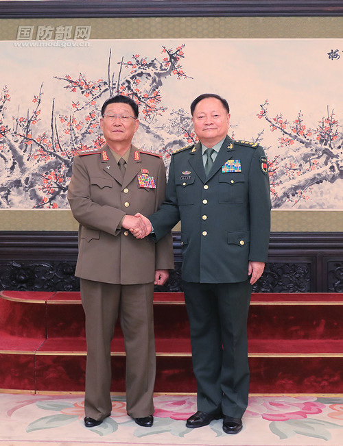 8月17日下午A中央軍委副主席張又俠在京會見了朝鮮國務委員會委員B人民軍總政治局局長金秀吉C(國防部網站)