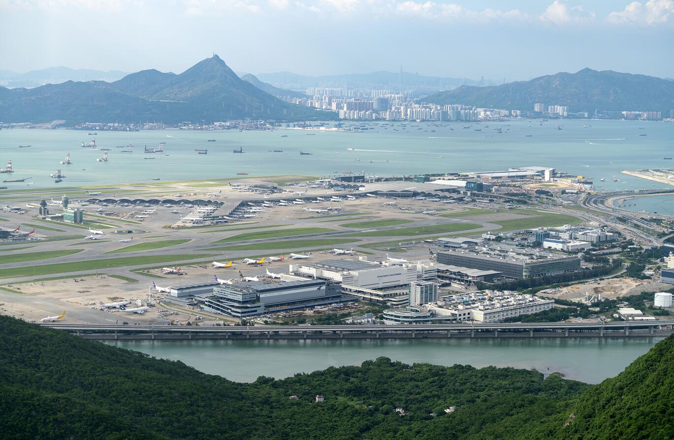 圖為香港機場]中新社資料圖片^