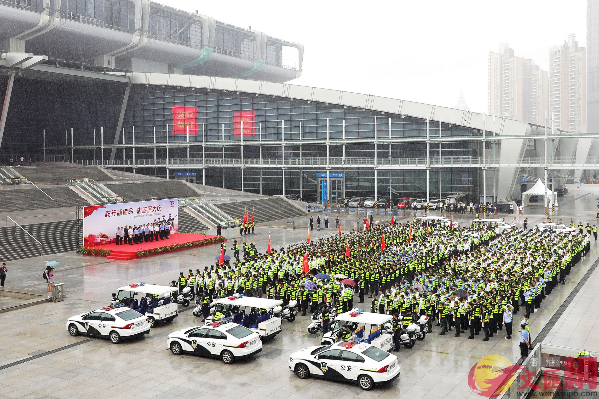 目前深圳有近30萬名義警 記者石華攝