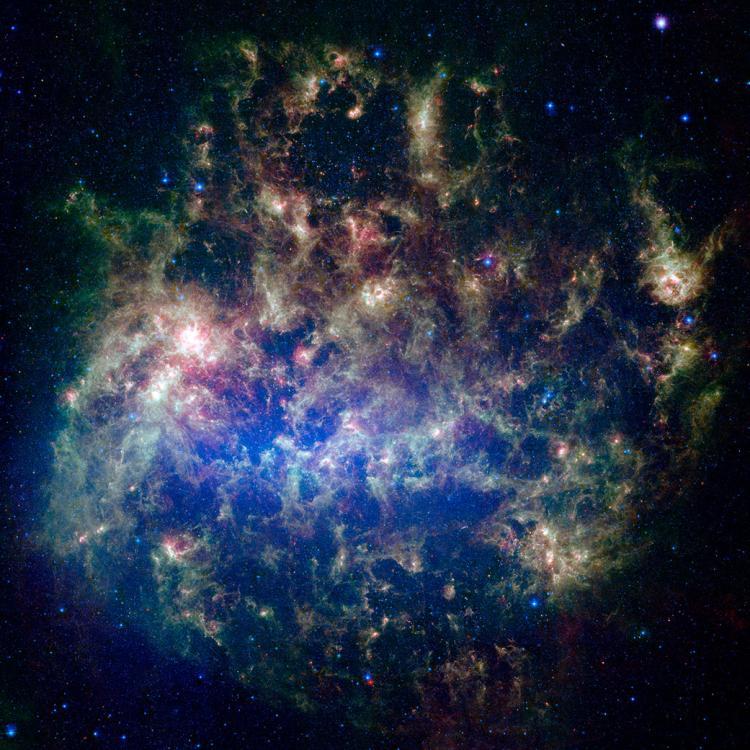 圖為大麥哲倫星雲A是一顆距地球約160000光年的矮星系C