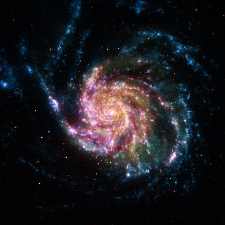 圖為Messier 101星系A也被稱為風車星系或M101C這個星系A比我們的銀河系大約70HA直徑約為170,000光年A與地球相距2100萬光年C