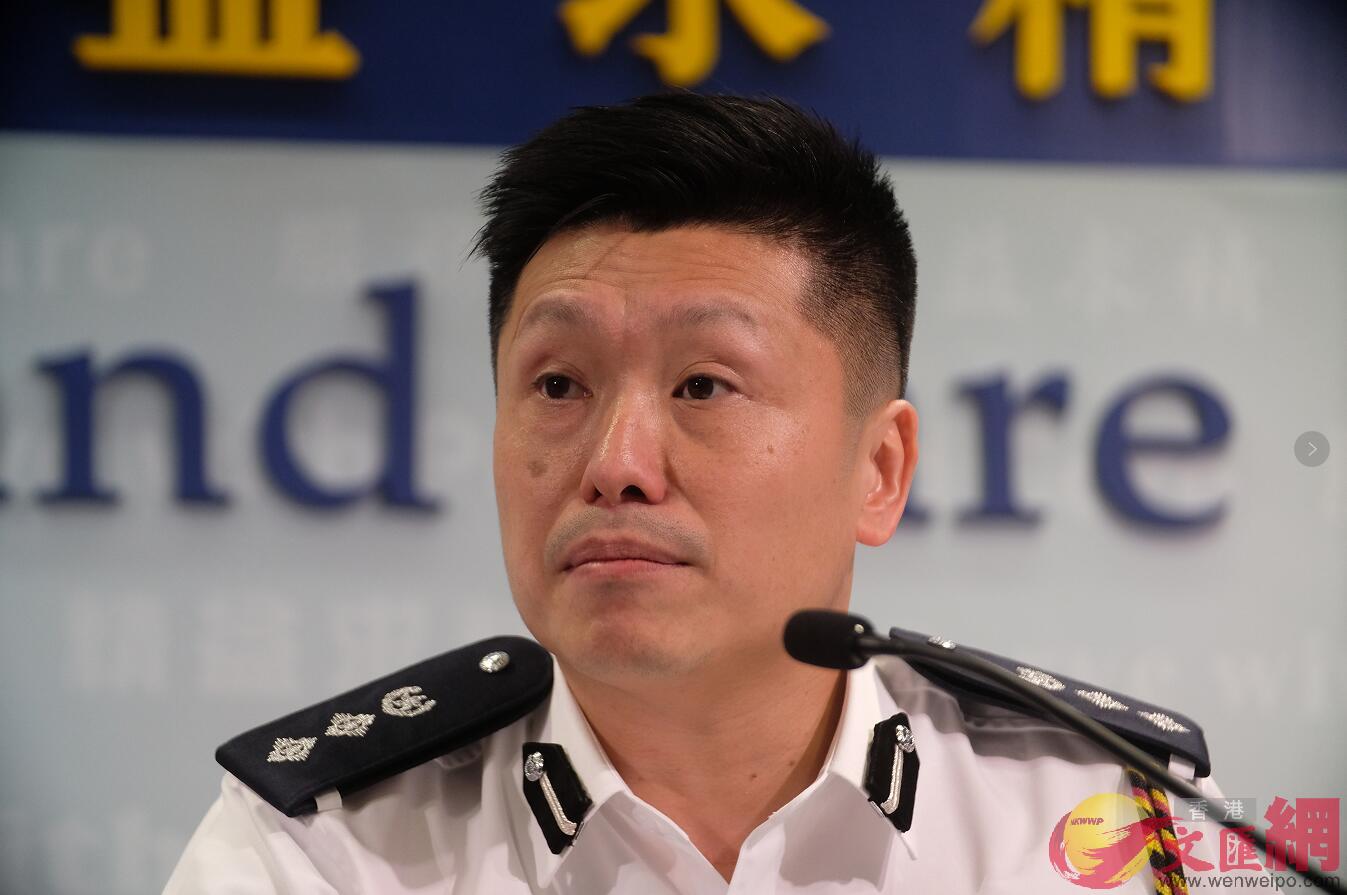 警察公共關係科總警司謝振中見傳媒