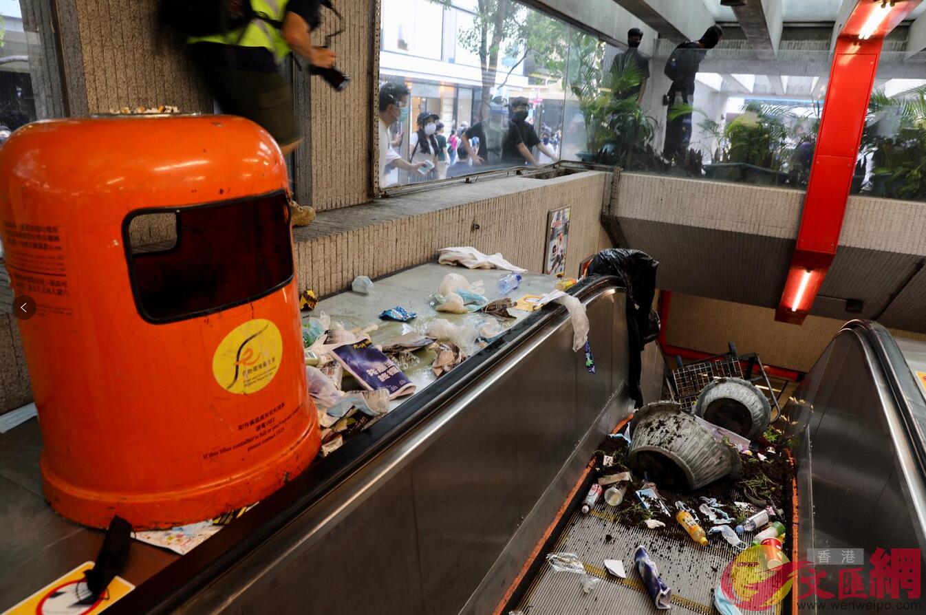 日前港鐵中環站被暴徒惡意破壞]大公文匯全媒體記者攝^