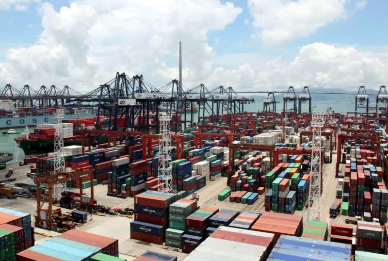 香港今年出口預測料負增長4%C圖為葵涌貨櫃碼頭C]中新社資料圖^