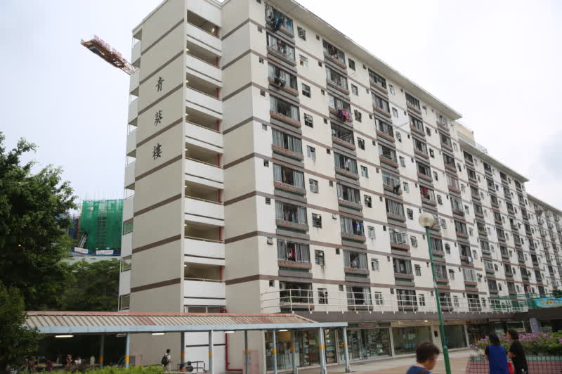 經民聯指香港目前有19個舊屋邨A有很大重建潛力C圖為長青邨青葵樓C文匯報資料圖片