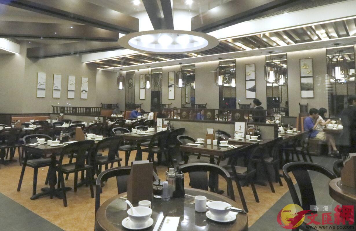 PopCorn商場唯一一間營業的餐廳A晚飯時間幾乎無客光顧C香港文匯報記者 攝