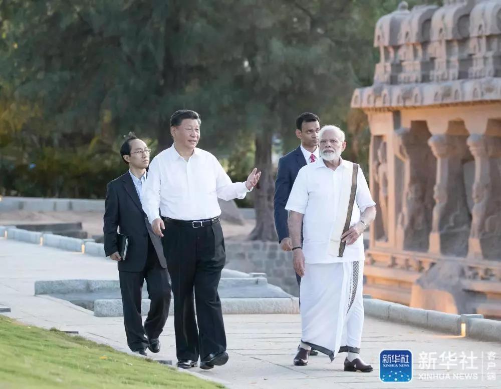 10月11日A國家主席習近平在金奈會見印度總理莫迪C這是習近平在莫迪陪同下參觀馬哈巴利普拉姆古寺廟群C
