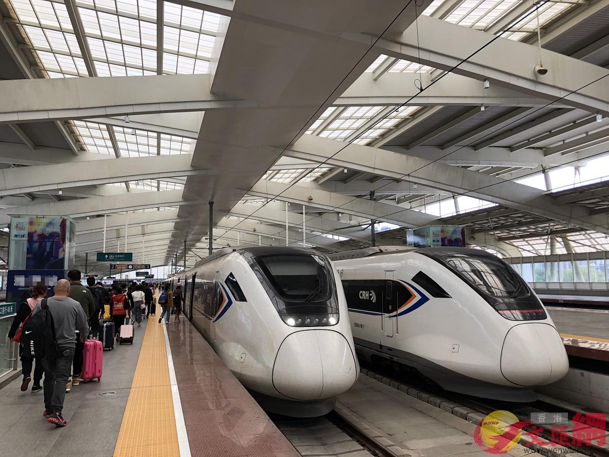 今年前9個月A廣東省重點鐵路項目完成投資近300億元A占年度計劃的87%左右C]記者方俊明 攝^