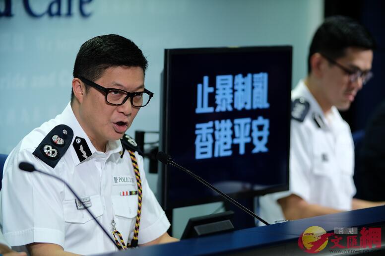 警務處副處長(行動)鄧炳強表示暴徒行為超越香港市民可接受範圍C