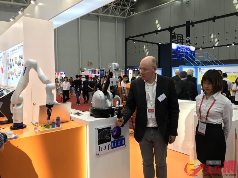 德國仿真機器人生產商HaptionA已與中國一家著名的5G技術提供商開展了合作C]敖敏輝攝^