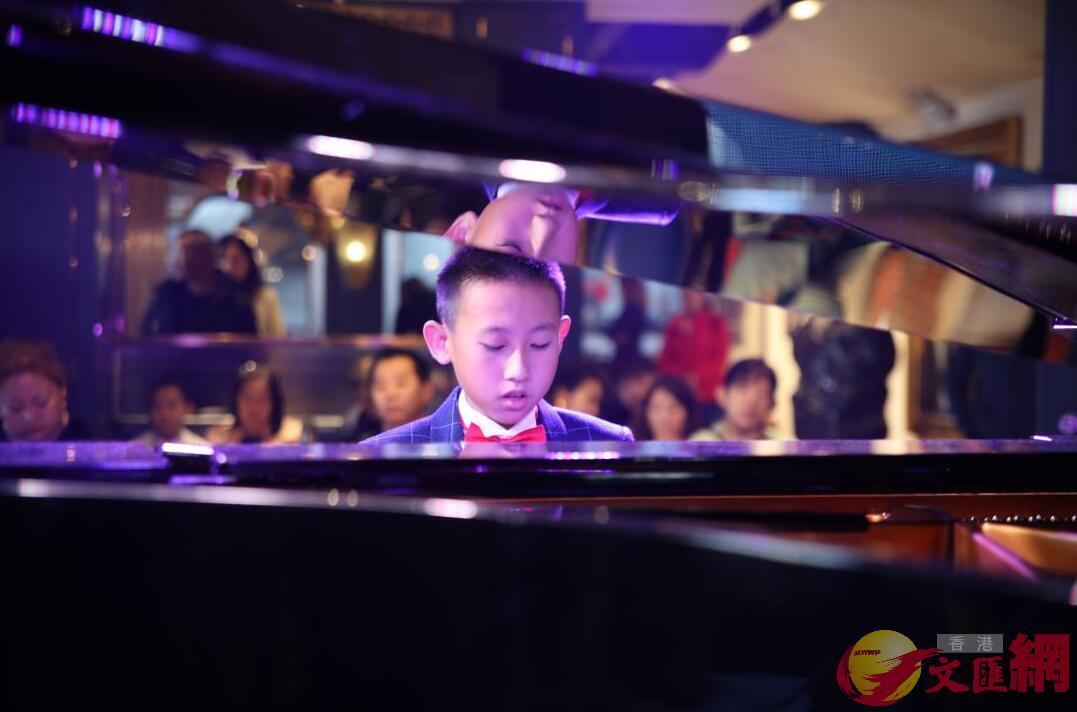圖為第二屆新疆鋼琴藝術節現場 ]應江洪 攝^