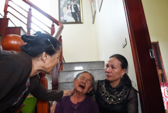 越南有死者家人得知消息後失聲痛哭(法新社)