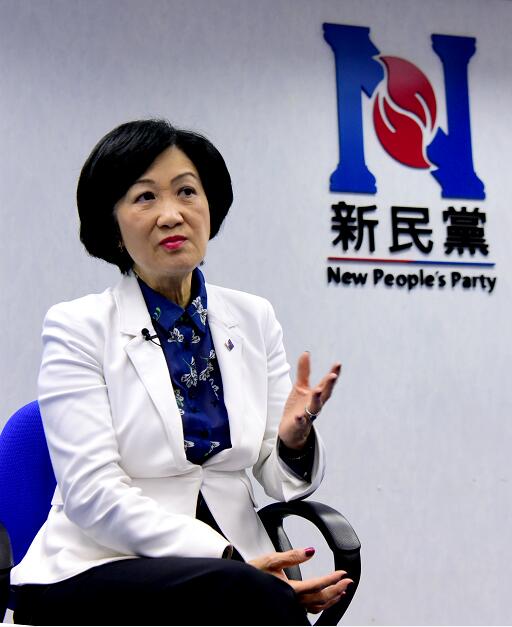 新民黨主席葉劉淑儀表示，支持建設力量，一票都不能少，不然香港將來的發展會更加困難（新華社）