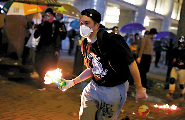 香港街頭暴力示威衝擊香港經濟A令香港社會滿目瘡痍C